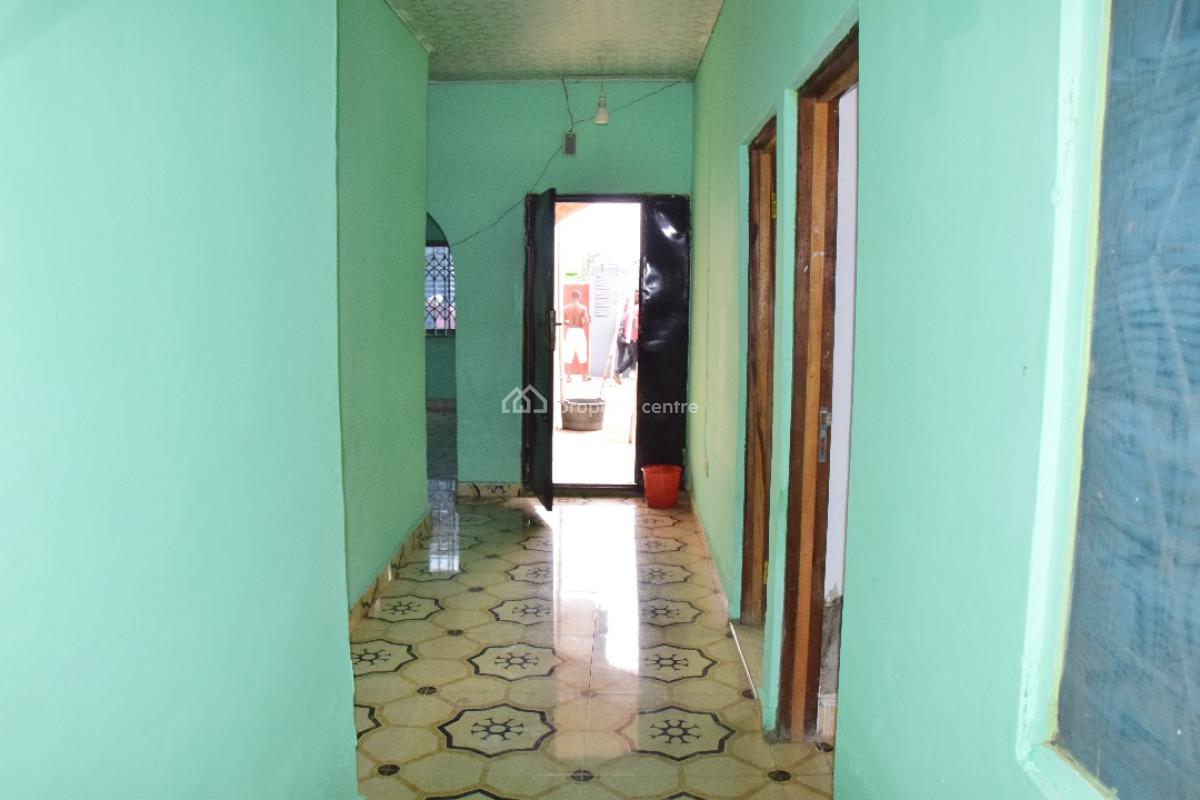 Registered 3 Master Brm House @ Opeikuma, Kasoa, Opeikuma, Awutu-senya East, Central Region, House for Sale