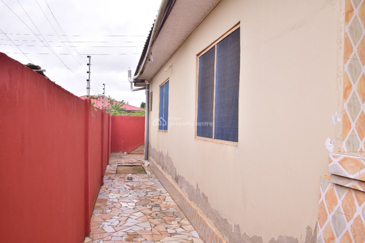 Registered 3 Master Brm House @ Opeikuma, Kasoa, Opeikuma, Awutu-senya East, Central Region, House for Sale