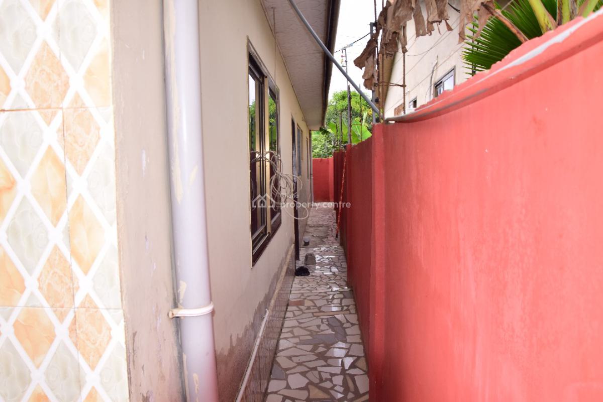 Registered 3 Master Brm House @ Opeikuma, Kasoa, Opeikuma, Awutu-senya East, Central Region, House for Sale