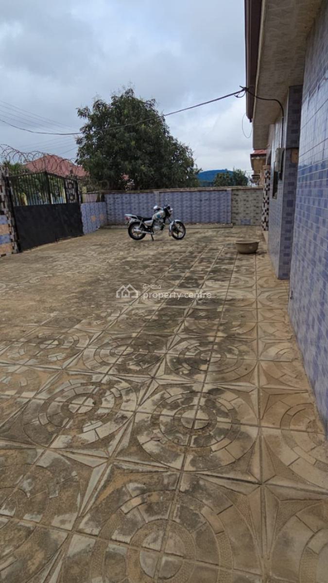 *registered 2 Master Brm House on Half Plots @ Kasoa*, Adom Estate, Kasoa, Awutu-senya East, Central Region, House for Sale