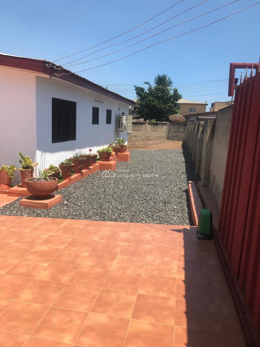 3 Bedroom  House at Community 18, Link St, Community 18, Tema, Accra, Detached Bungalow for Sale