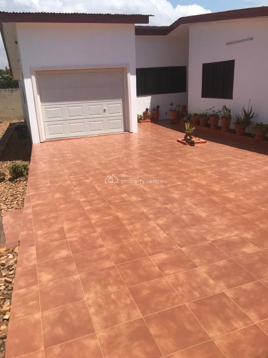 3 Bedroom  House at Community 18, Link St, Community 18, Tema, Accra, Detached Bungalow for Sale