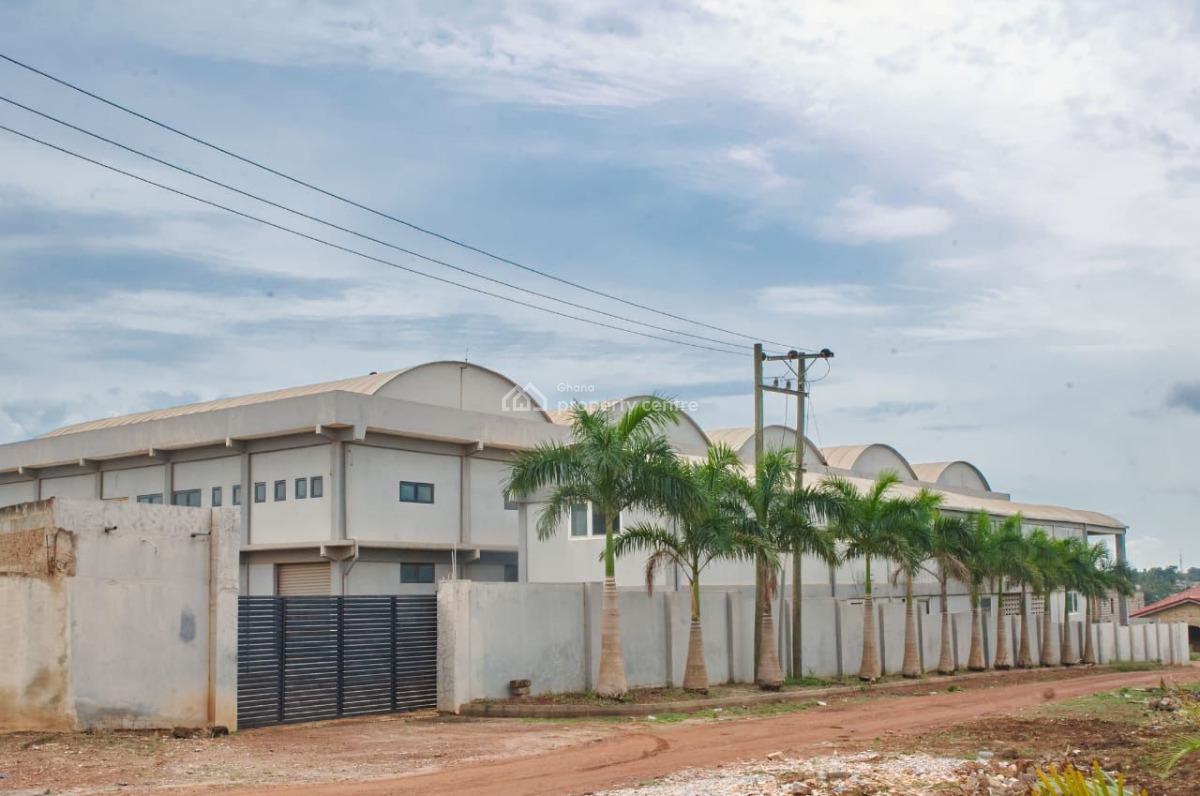 Warehouse, Oyarifa, La Nkwantanang Madina Municipal, Accra, Warehouse for Sale