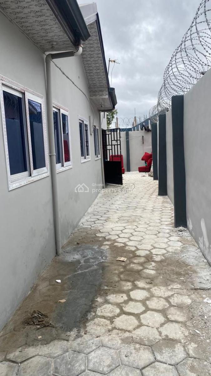Hot Cake Executive 3 Apartments (all with Master Bedrooms), Fan Milk, Kasoa, Awutu-senya East, Central Region, Apartment for Sale