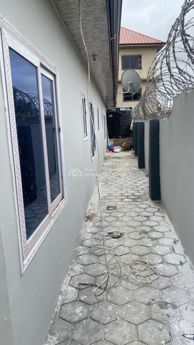 Hot Cake Executive 3 Apartments (all with Master Bedrooms), Fan Milk, Kasoa, Awutu-senya East, Central Region, Apartment for Sale