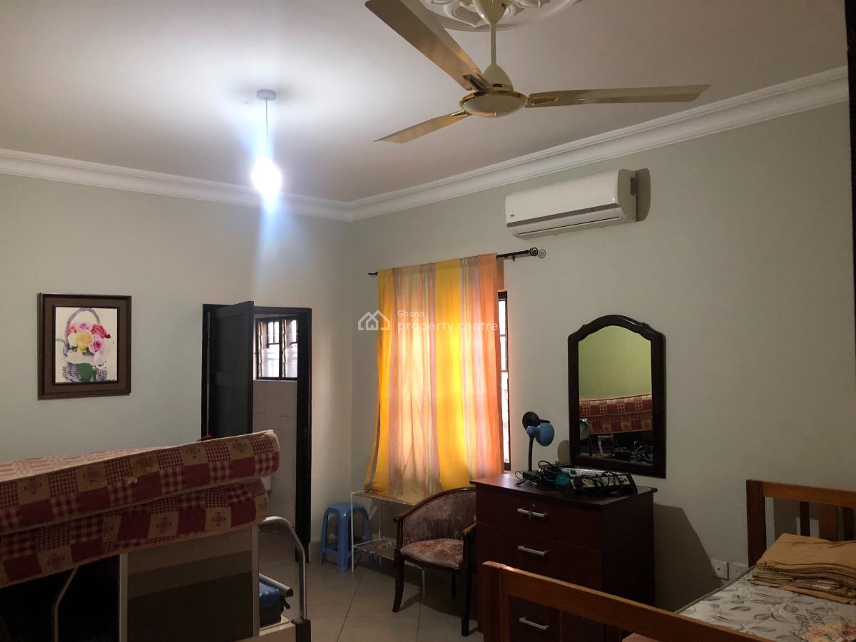 6 Bedroom House in a Gated Estate  with Solar Panels and 5 Ka Invertor, Lakeside Estates, Adenta Municipal, Accra, Detached Duplex for Sale