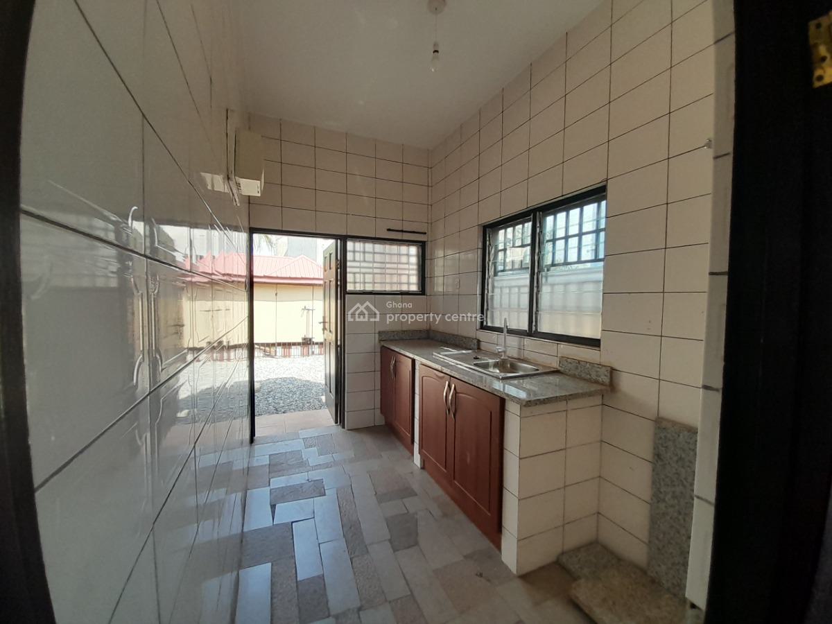 6 Bedroom House in a Gated Estate  with Solar Panels and 5 Ka Invertor, Lakeside Estates, Adenta Municipal, Accra, Detached Duplex for Sale