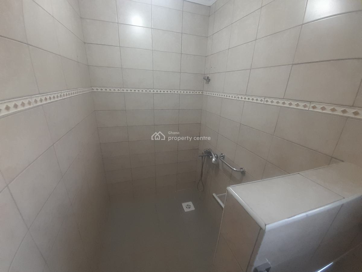 6 Bedroom House in a Gated Estate  with Solar Panels and 5 Ka Invertor, Lakeside Estates, Adenta Municipal, Accra, Detached Duplex for Sale