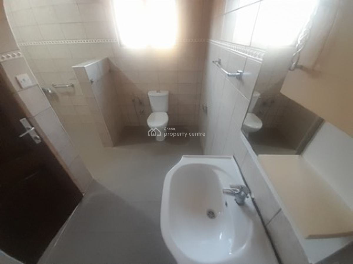 6 Bedroom House in a Gated Estate  with Solar Panels and 5 Ka Invertor, Lakeside Estates, Adenta Municipal, Accra, Detached Duplex for Sale