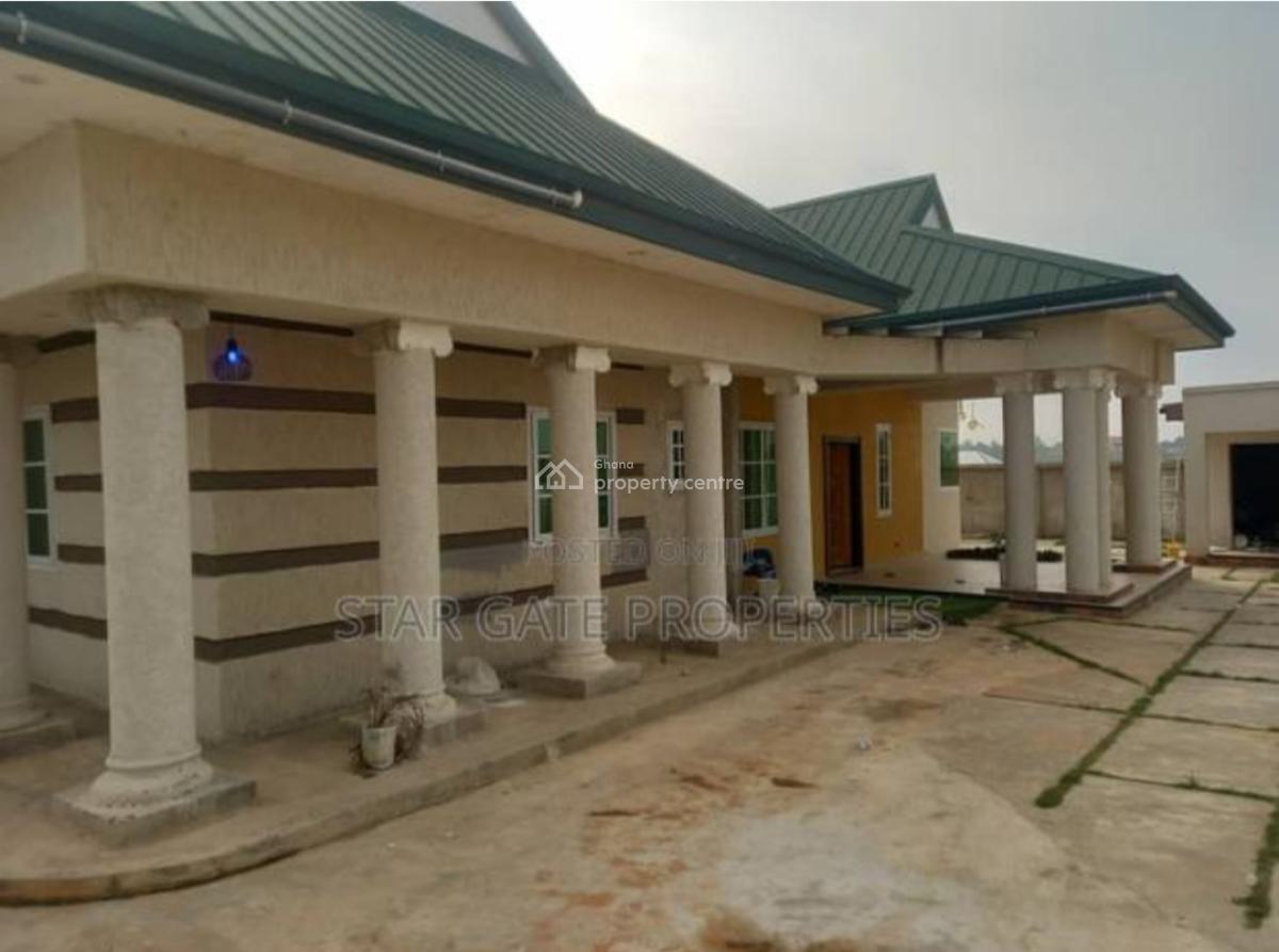 4 Bedrooms House, Antoa New Site, Near The Shs., Kumasi Metropolitan, Ashanti, House for Rent