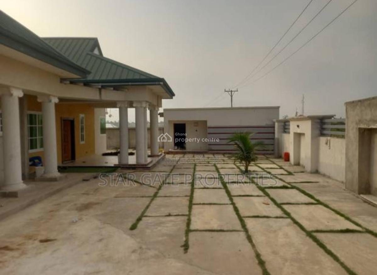 4 Bedrooms House, Antoa New Site, Near The Shs., Kumasi Metropolitan, Ashanti, House for Rent