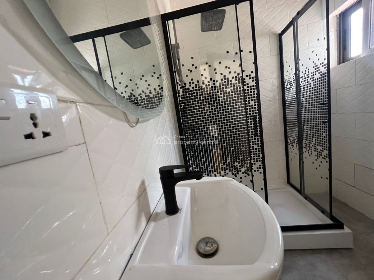 3 Bedrooms House, Oyarifa, La Nkwantanang Madina Municipal, Accra, Detached Bungalow for Sale