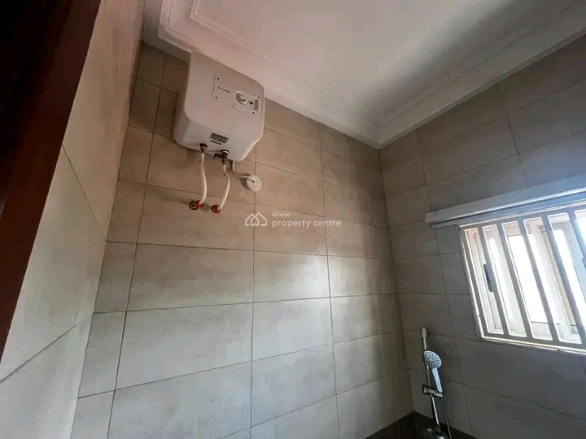 Executive 3 Bedroom House, Oyarifa, La Nkwantanang Madina Municipal, Accra, Terraced Bungalow for Sale