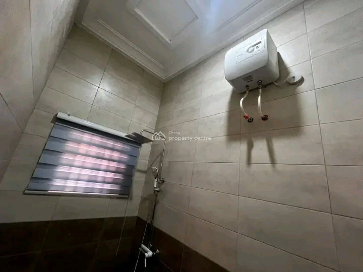 Executive 3 Bedroom House, Oyarifa, La Nkwantanang Madina Municipal, Accra, Terraced Bungalow for Sale