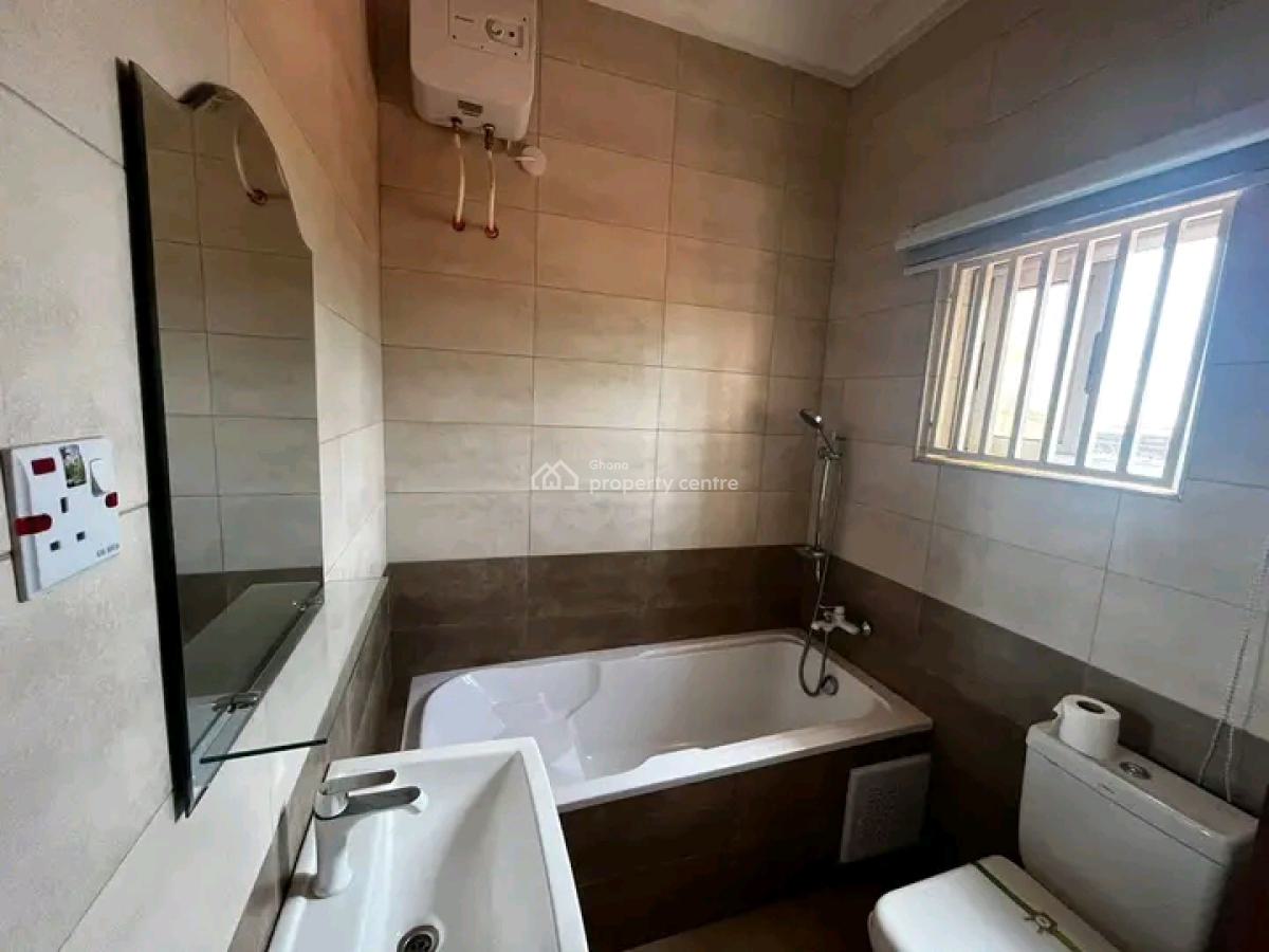 Executive 3 Bedroom House, Oyarifa, La Nkwantanang Madina Municipal, Accra, Terraced Bungalow for Sale