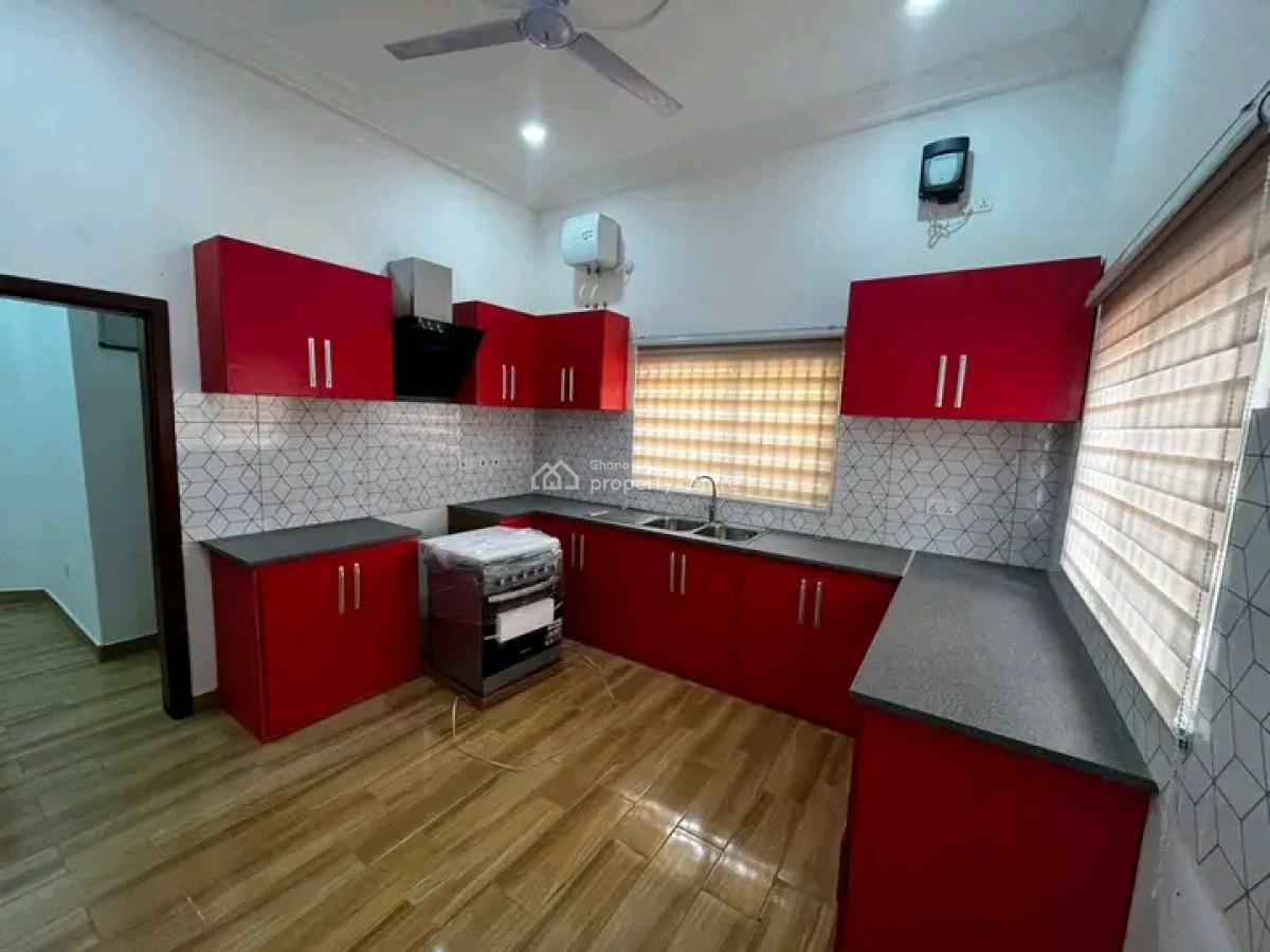 Executive 3 Bedroom House, Oyarifa, La Nkwantanang Madina Municipal, Accra, Terraced Bungalow for Sale