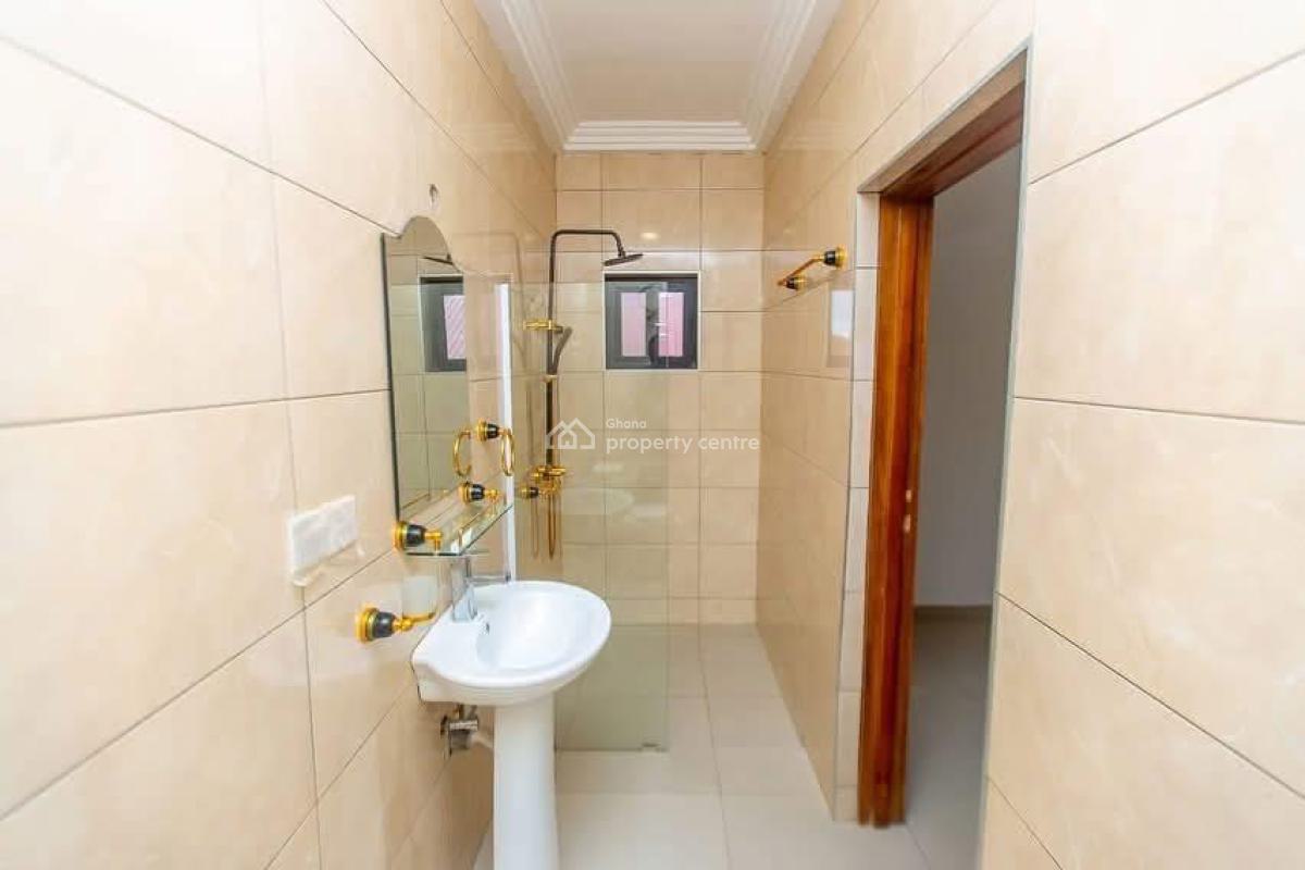 Executive 3 Bedroom, Oyarifa, La Nkwantanang Madina Municipal, Accra, House for Sale