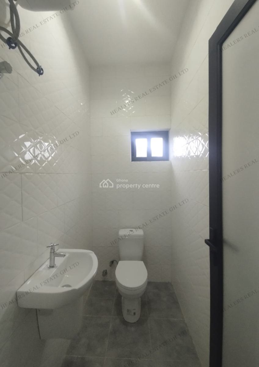 Executive 3-bedroom House @ Oyarifa, Oyarifa, La Nkwantanang Madina Municipal, Accra, House for Sale