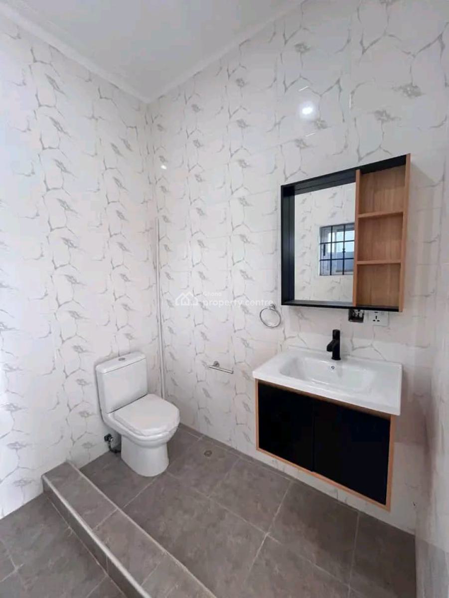 Executive 3-bedroom House@ Ogbojo, Ogbojo, Adenta Municipal, Accra, Detached Bungalow for Sale