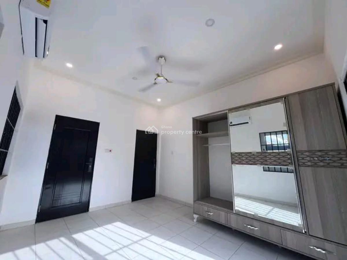 Executive 3-bedroom House@ Ogbojo, Ogbojo, Adenta Municipal, Accra, Detached Bungalow for Sale