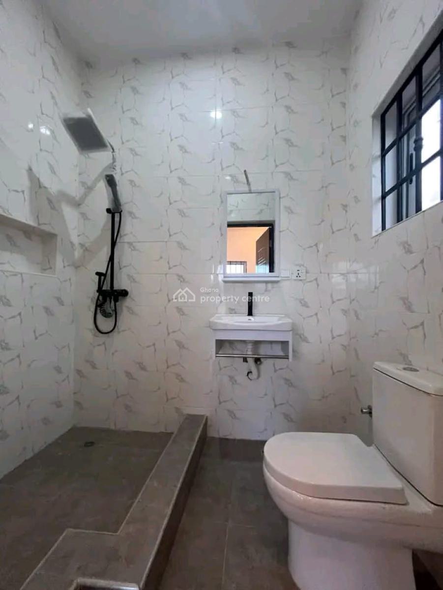 Executive 3-bedroom House@ Ogbojo, Ogbojo, Adenta Municipal, Accra, Detached Bungalow for Sale