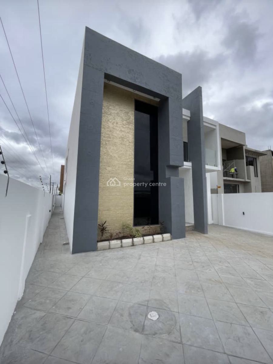 One-of-that-kind Fully Detached, Fully Detailed Four(4) Bedroom Duplex, Lakeside Estates, Adenta Municipal, Accra, Terraced Duplex for Sale