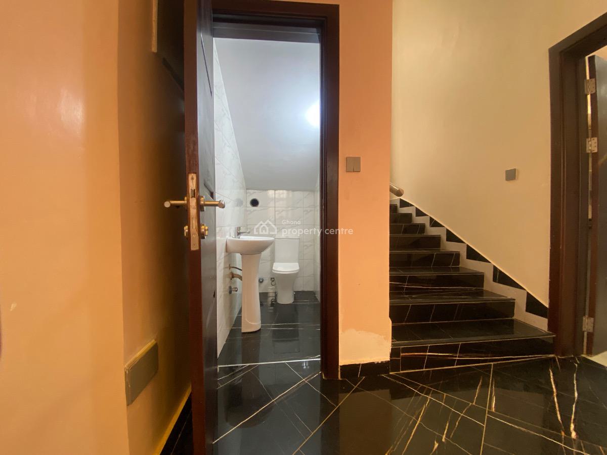 Luxury 4 Bedroom  5 Bathroom Townhouse, Chairs Street, Ogbojo, Adenta Municipal, Accra, Townhouse for Sale