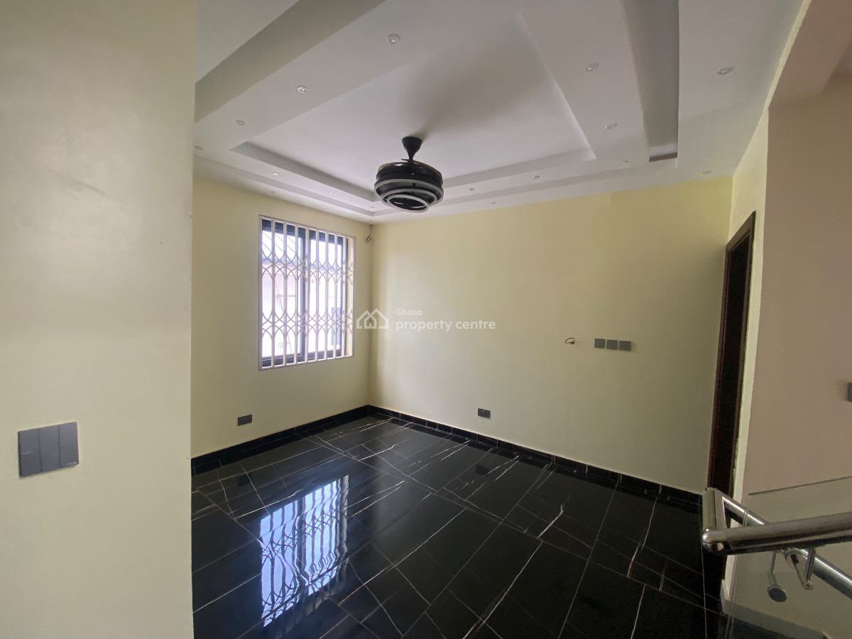 Luxury 4 Bedroom  5 Bathroom Townhouse, Chairs Street, Ogbojo, Adenta Municipal, Accra, Townhouse for Sale