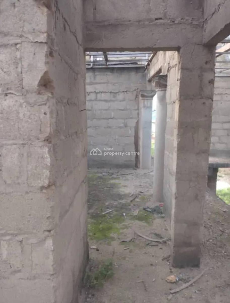 Uncompleted House in Oyibi, Oyibi, Accra, House for Sale