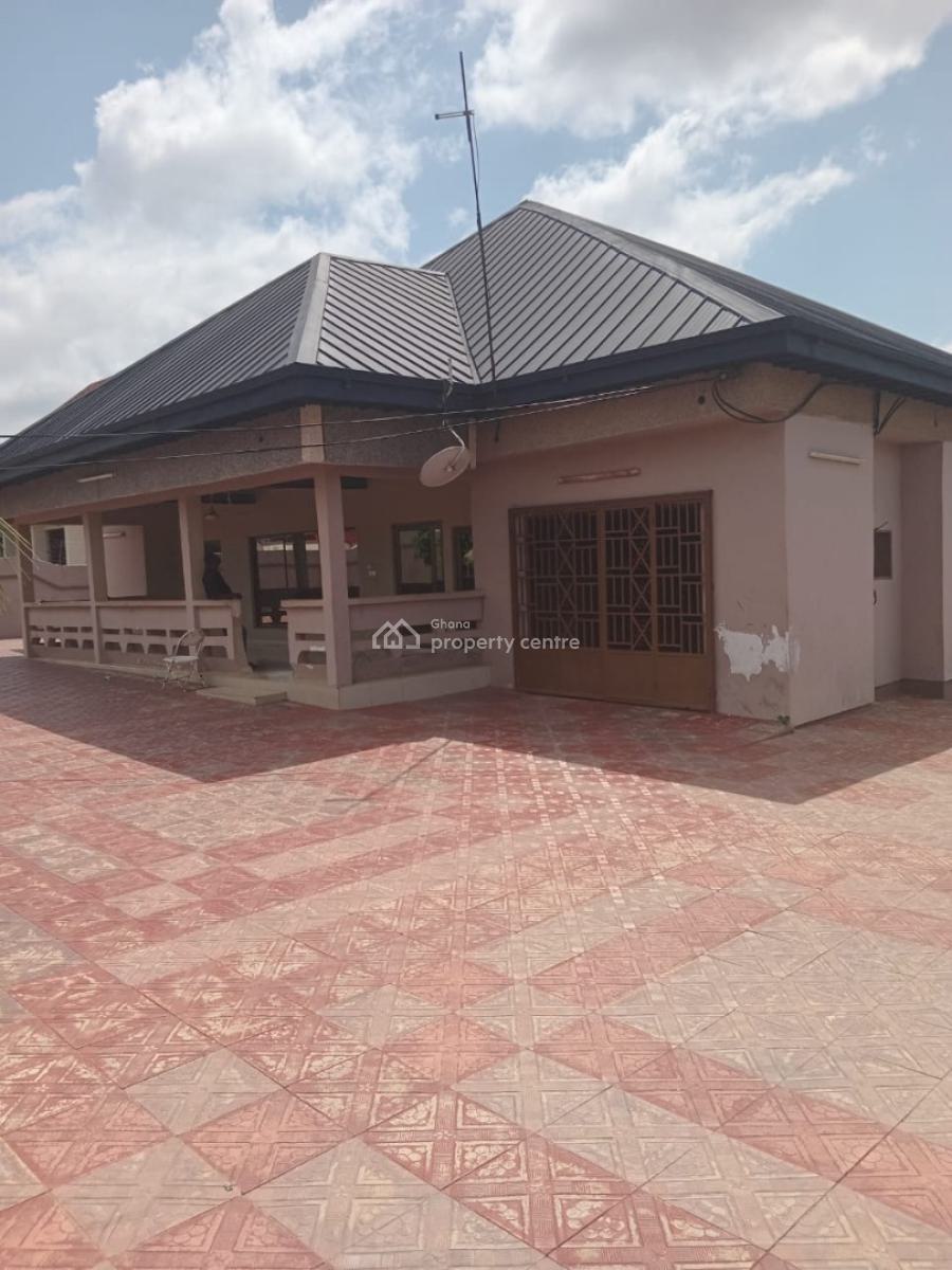 5 Bedrooms, Kentinkrono, Near Tech/ Knust., Kumasi Metropolitan, Ashanti, House for Sale