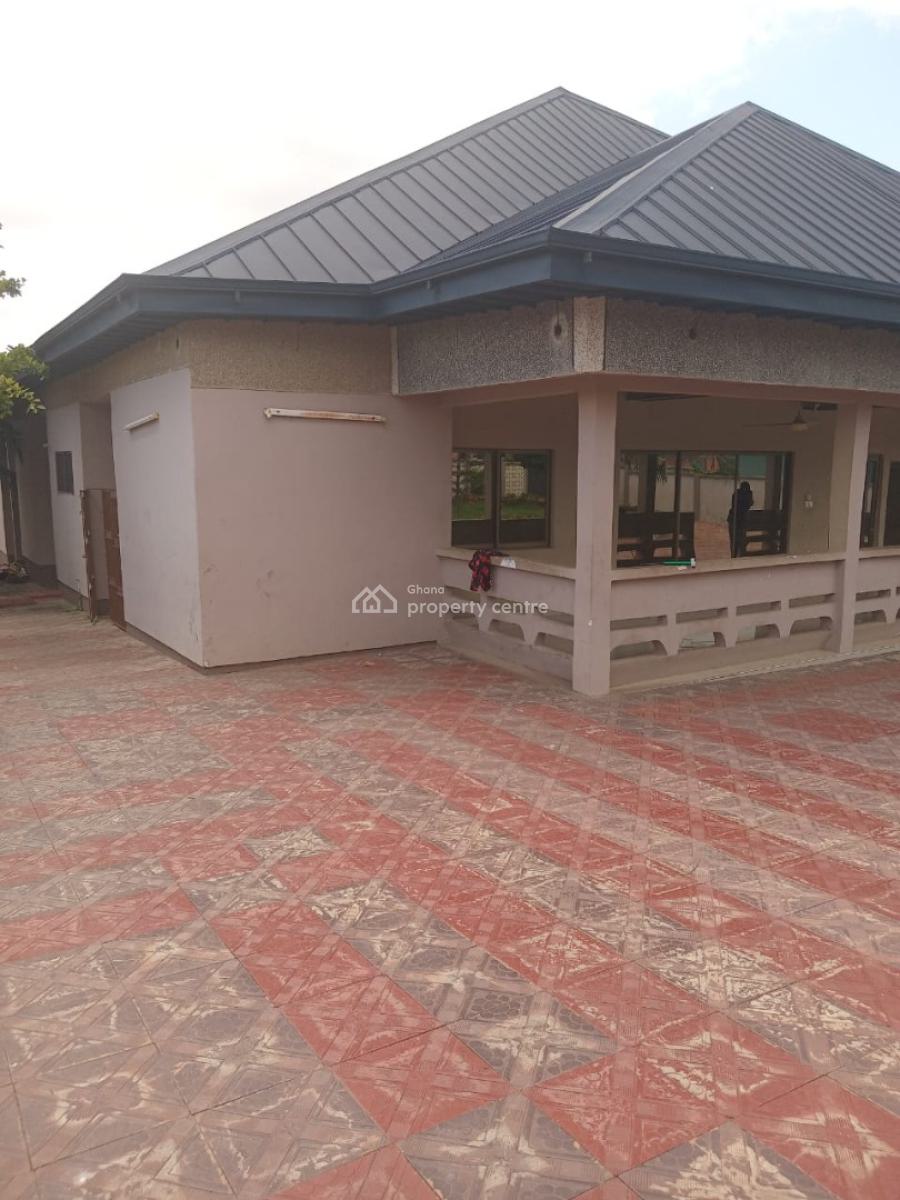 5 Bedrooms, Kentinkrono, Near Tech/ Knust., Kumasi Metropolitan, Ashanti, House for Sale