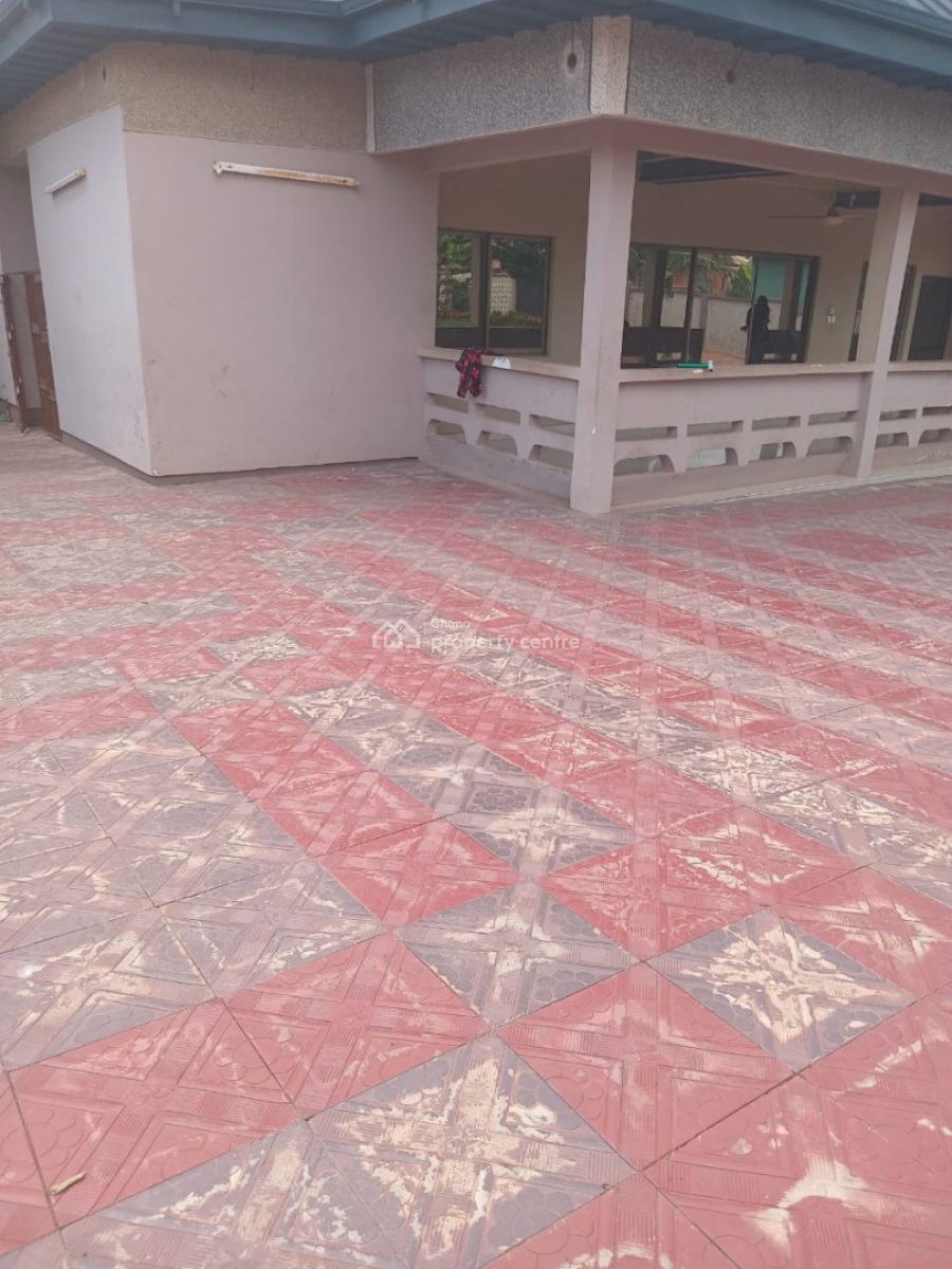 5 Bedrooms, Kentinkrono, Near Tech/ Knust., Kumasi Metropolitan, Ashanti, House for Sale