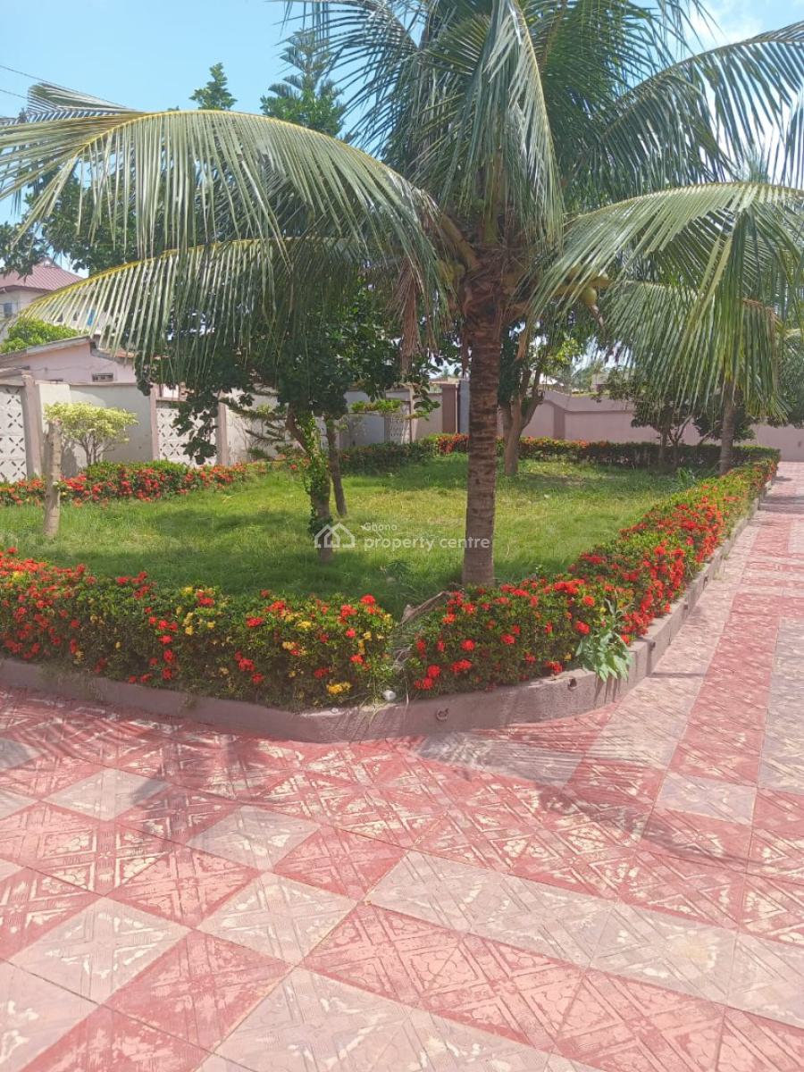 5 Bedrooms, Kentinkrono, Near Tech/ Knust., Kumasi Metropolitan, Ashanti, House for Sale