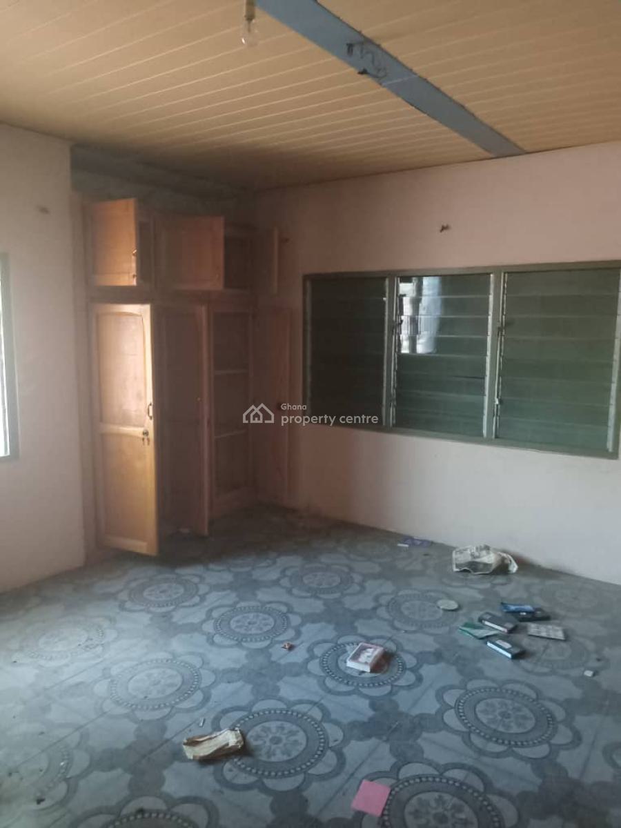 5 Bedrooms, Kentinkrono, Near Tech/ Knust., Kumasi Metropolitan, Ashanti, House for Sale