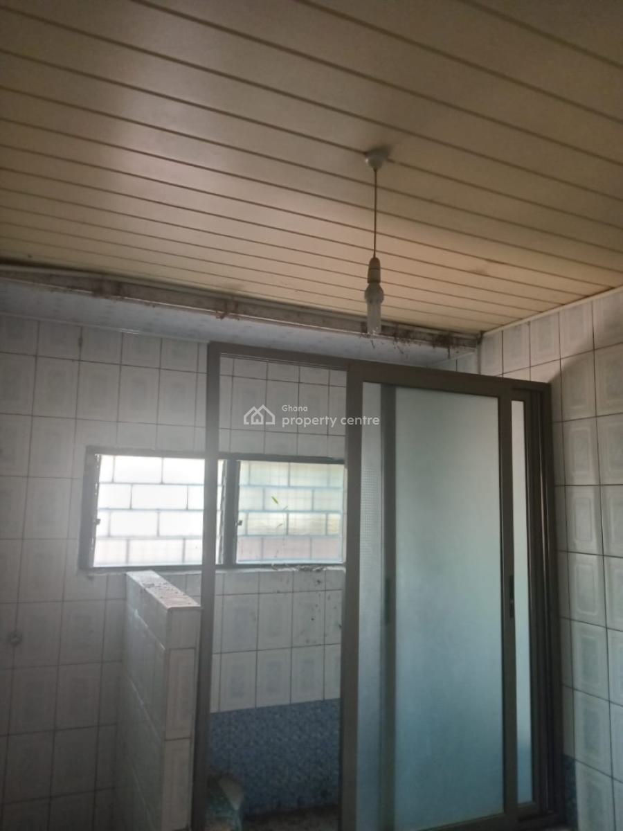 5 Bedrooms, Kentinkrono, Near Tech/ Knust., Kumasi Metropolitan, Ashanti, House for Sale