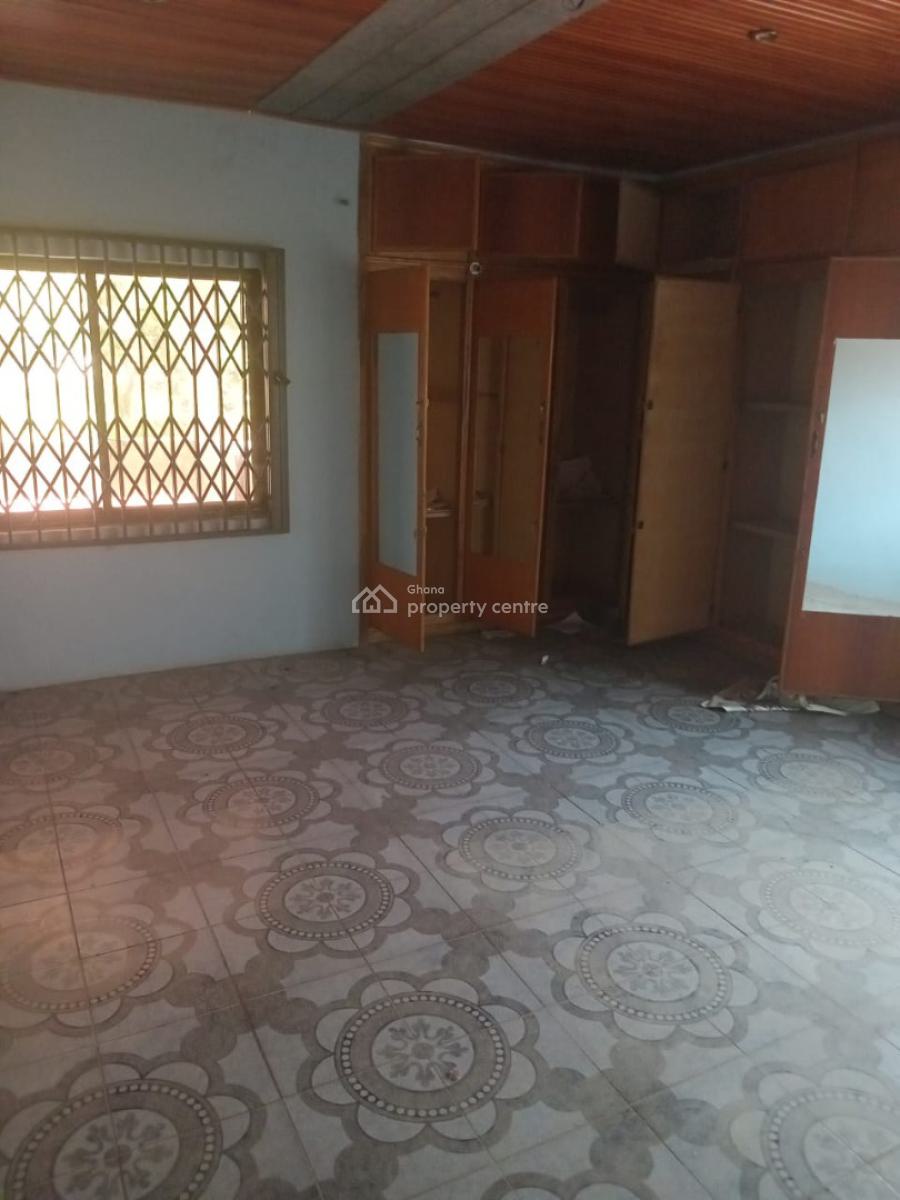5 Bedrooms, Kentinkrono, Near Tech/ Knust., Kumasi Metropolitan, Ashanti, House for Sale