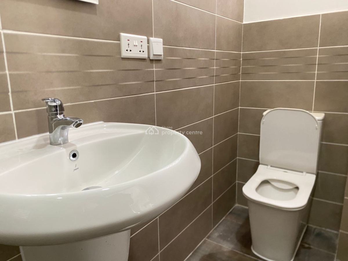 4 Bedroom Townhouse in a Gated Community, Tseaddo, East Airport, Airport Residential Area, Accra, Townhouse for Sale