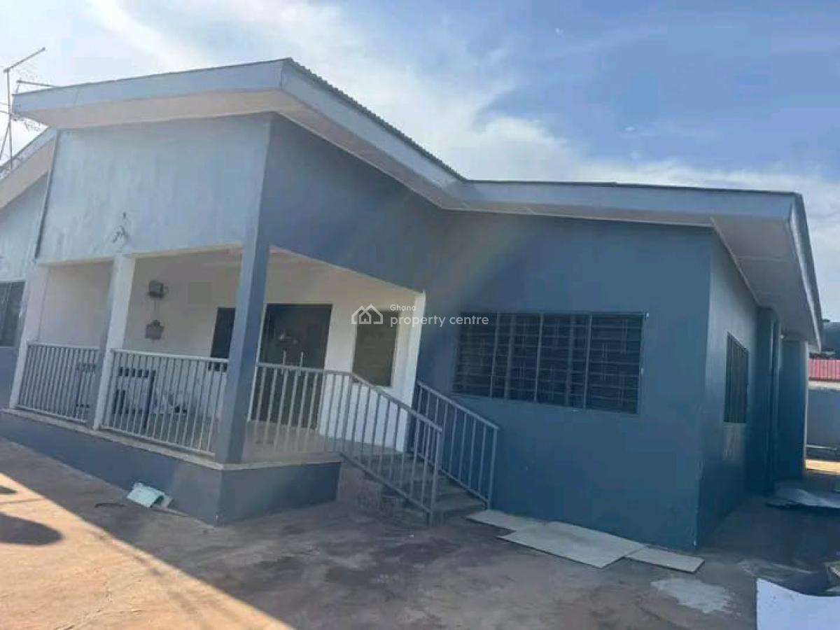 Decent 4-bedroom House, Tantra Hill, Ga West Municipal, Accra, House for Rent