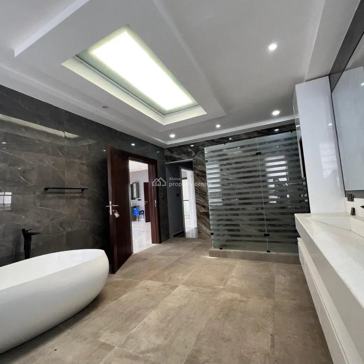 Executive 6-bedroom Townhouse, East Legon, Accra, Townhouse for Sale