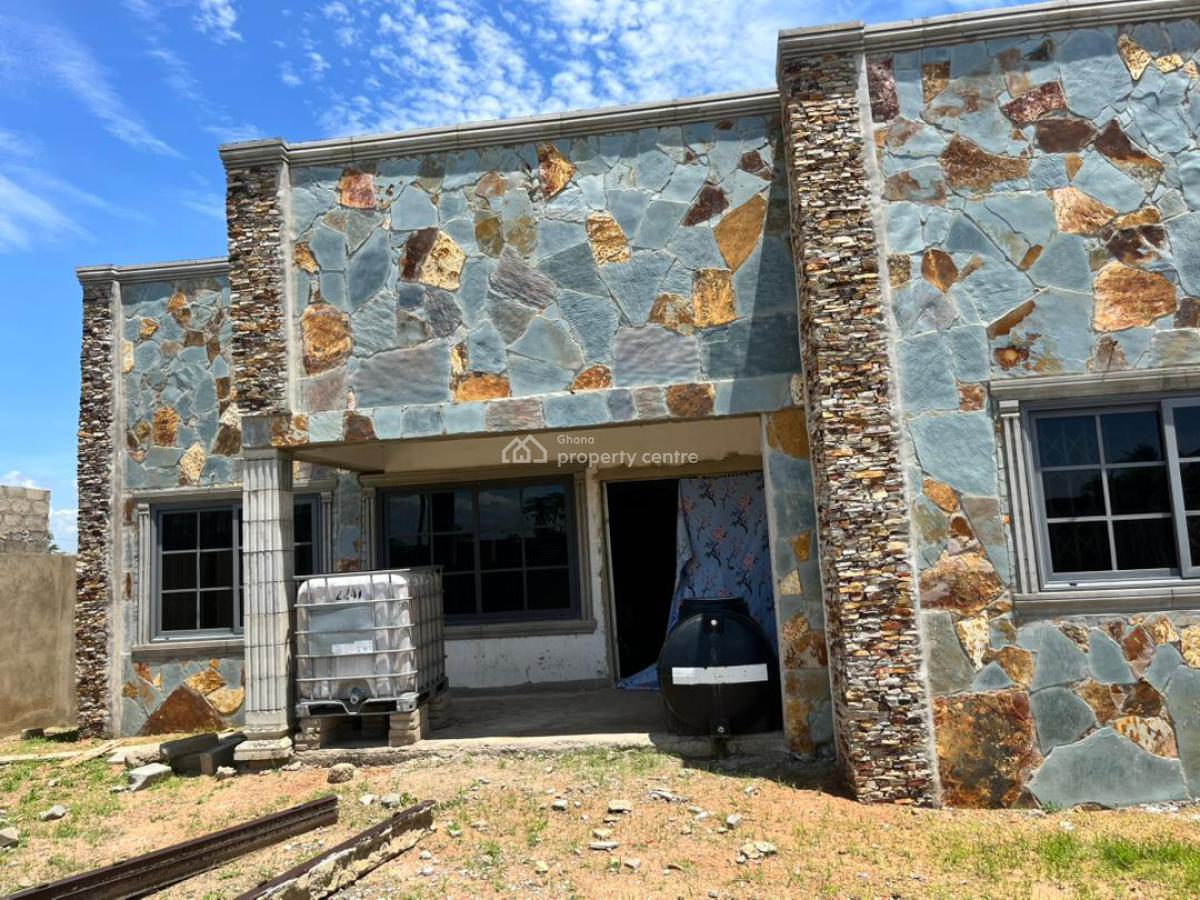 Commercial Property for Guest House/ Hostel, Trauma Hospital Road, Effutu Municipal, Central Region, Hotel / Guest House for Sale