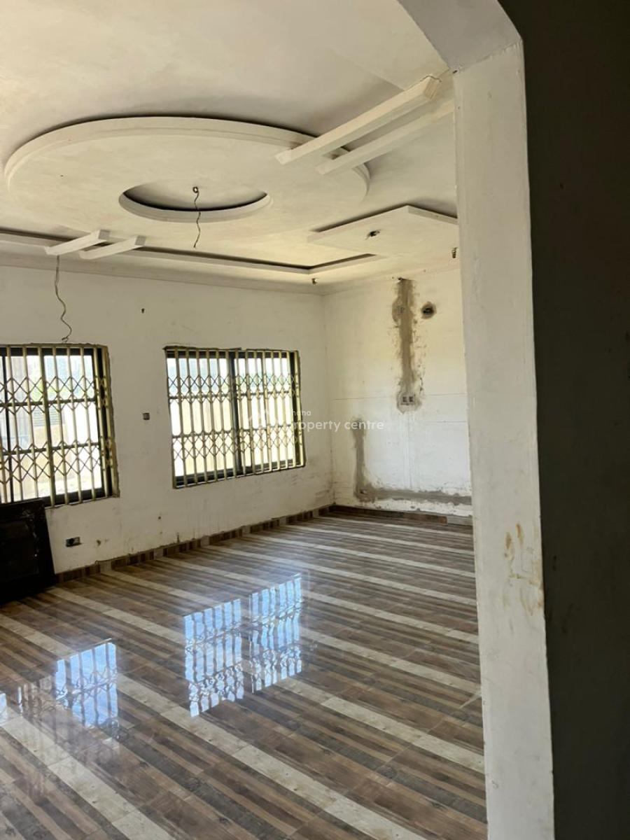 Commercial Property for Guest House/ Hostel, Trauma Hospital Road, Effutu Municipal, Central Region, Hotel / Guest House for Sale