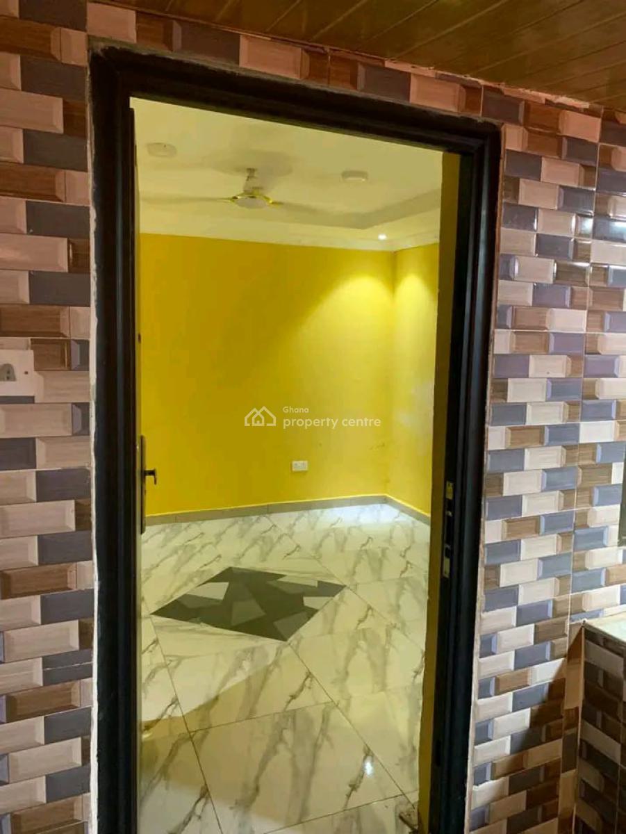 Chamber and Hall Apartment @ Madina Social Welfarw, Social Welfare, Madina, La Nkwantanang Madina Municipal, Accra, Apartment for Rent