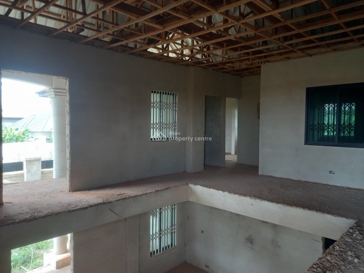 8 Bedrooms, Santasi Nkoransa, on Kumasi Anwiankwanta Road, Kumasi Metropolitan, Ashanti, House for Sale