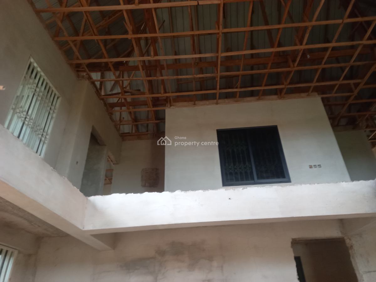 8 Bedrooms, Santasi Nkoransa, on Kumasi Anwiankwanta Road, Kumasi Metropolitan, Ashanti, House for Sale
