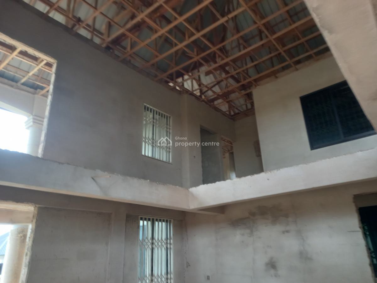 8 Bedrooms, Santasi Nkoransa, on Kumasi Anwiankwanta Road, Kumasi Metropolitan, Ashanti, House for Sale