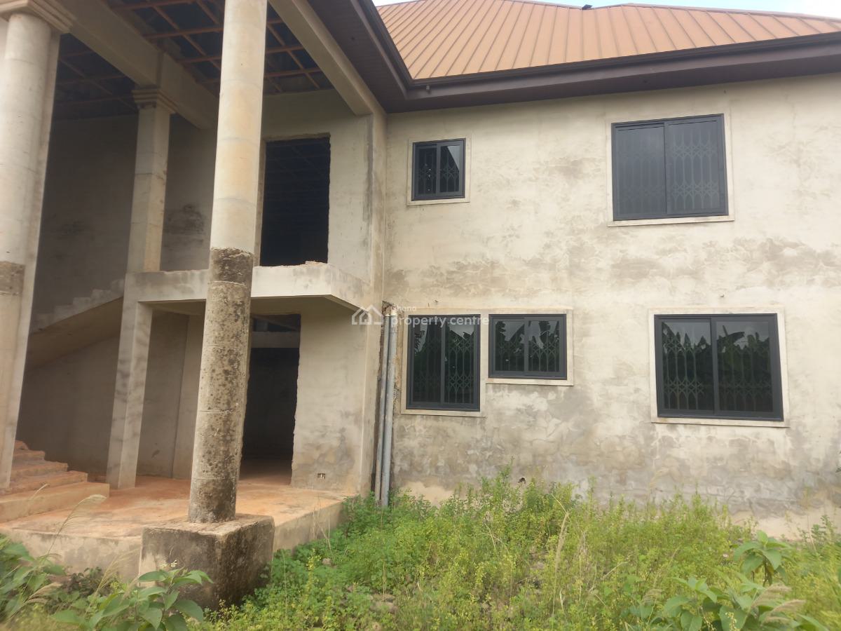 8 Bedrooms, Santasi Nkoransa, on Kumasi Anwiankwanta Road, Kumasi Metropolitan, Ashanti, House for Sale