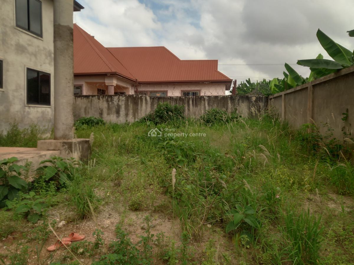 8 Bedrooms, Santasi Nkoransa, on Kumasi Anwiankwanta Road, Kumasi Metropolitan, Ashanti, House for Sale