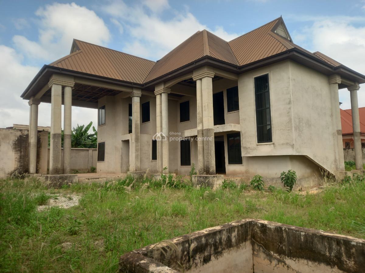 8 Bedrooms, Santasi Nkoransa, on Kumasi Anwiankwanta Road, Kumasi Metropolitan, Ashanti, House for Sale