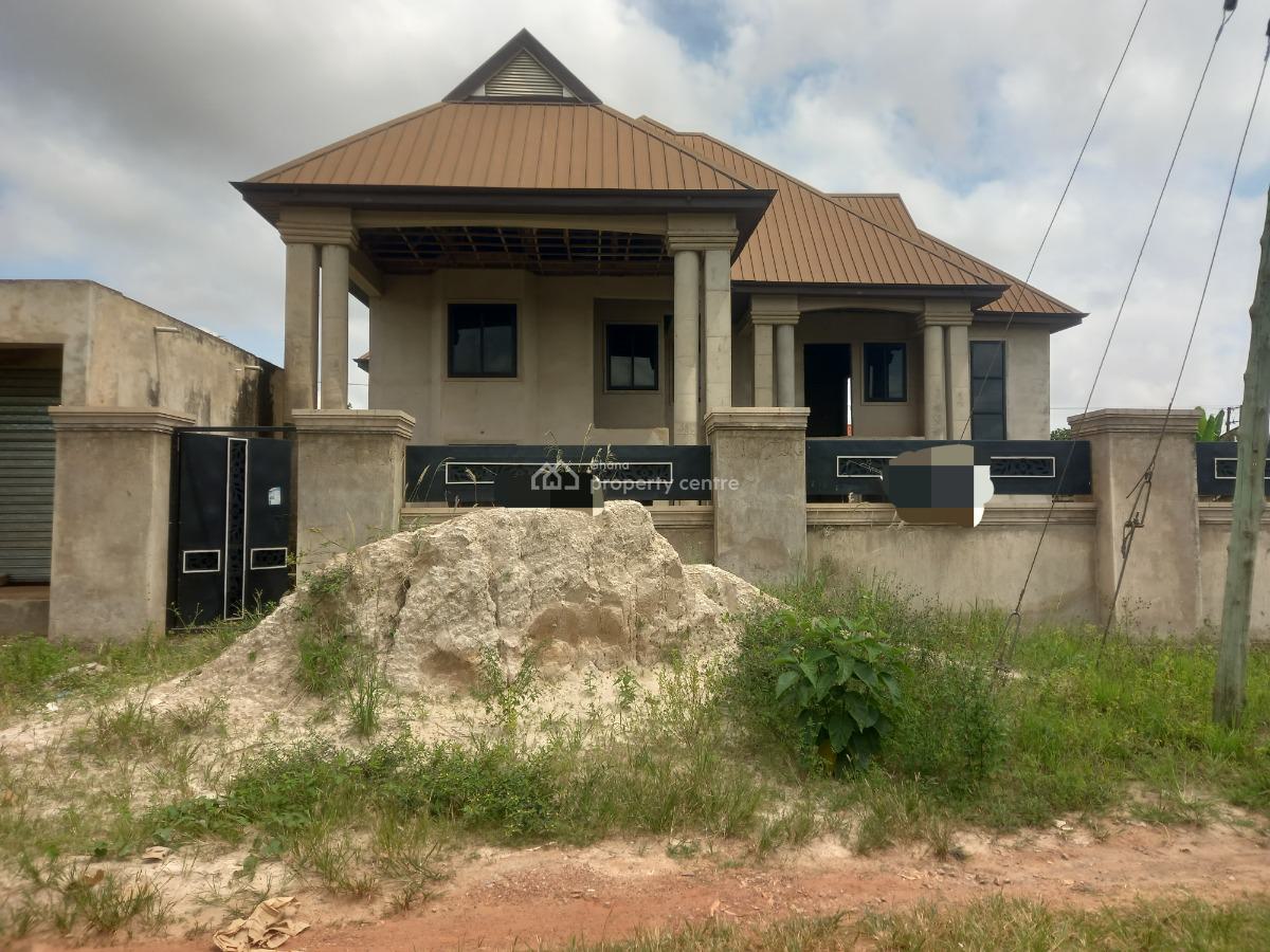 8 Bedrooms, Santasi Nkoransa, on Kumasi Anwiankwanta Road, Kumasi Metropolitan, Ashanti, House for Sale