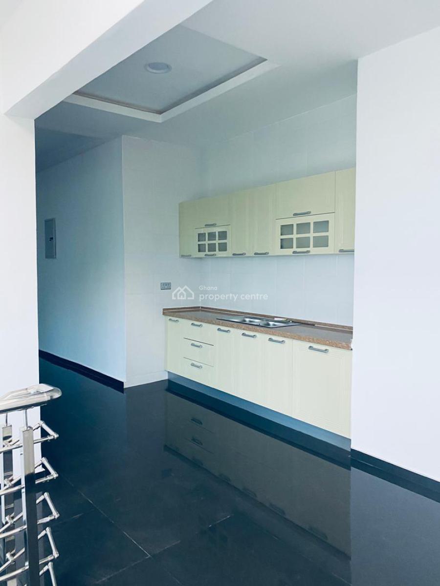 4 Bedrooms House Lakeside Estates, Lakeside Estates, Adenta Municipal, Accra, Detached Duplex for Sale